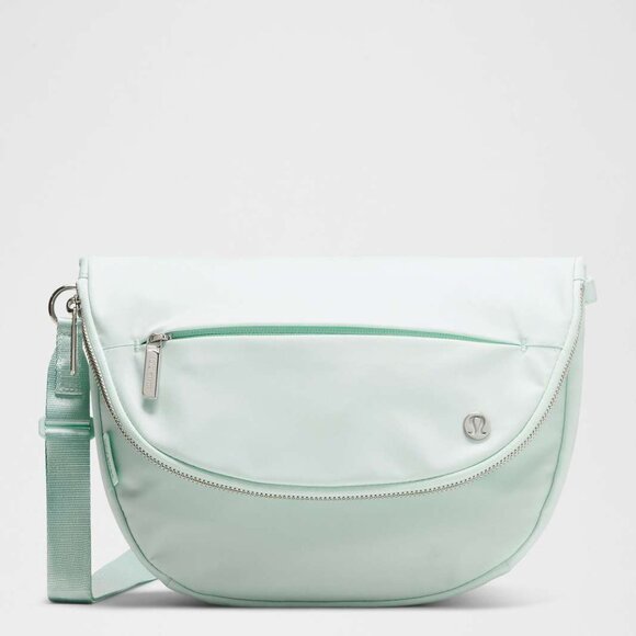 Lululemon All Night Festival Bag 5L in Mint Breeze, BNWT - Picture 5 of 6